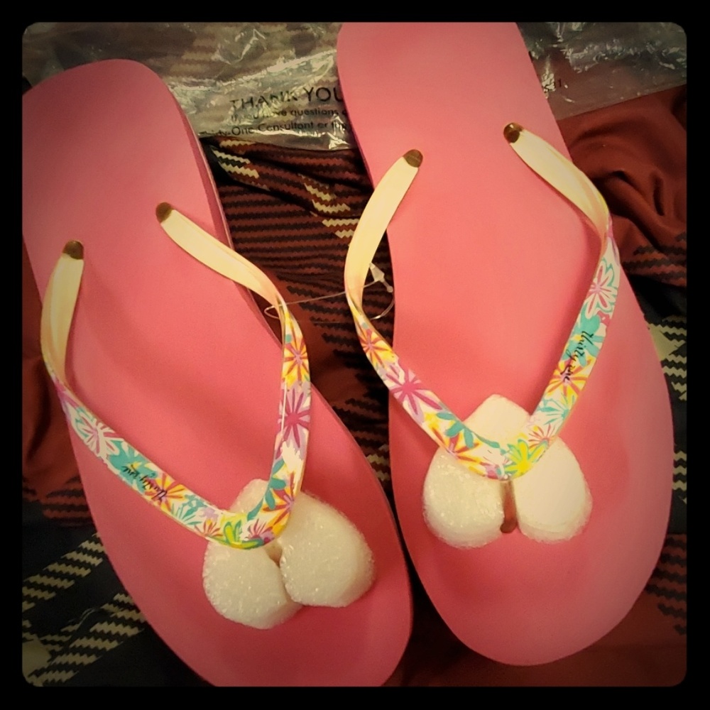 NWT ThirtyOne Flip-Flops